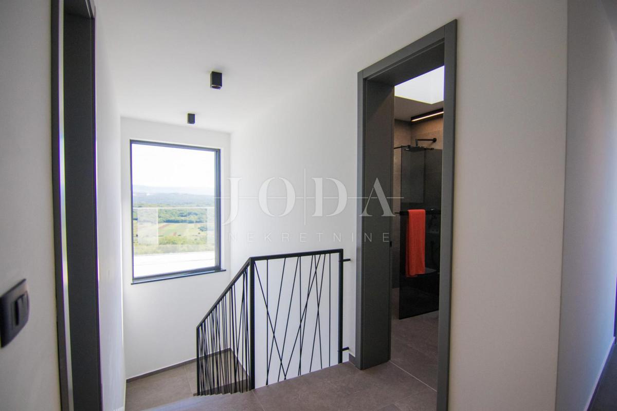 Nova moderna hiša - okolica mesta Krk