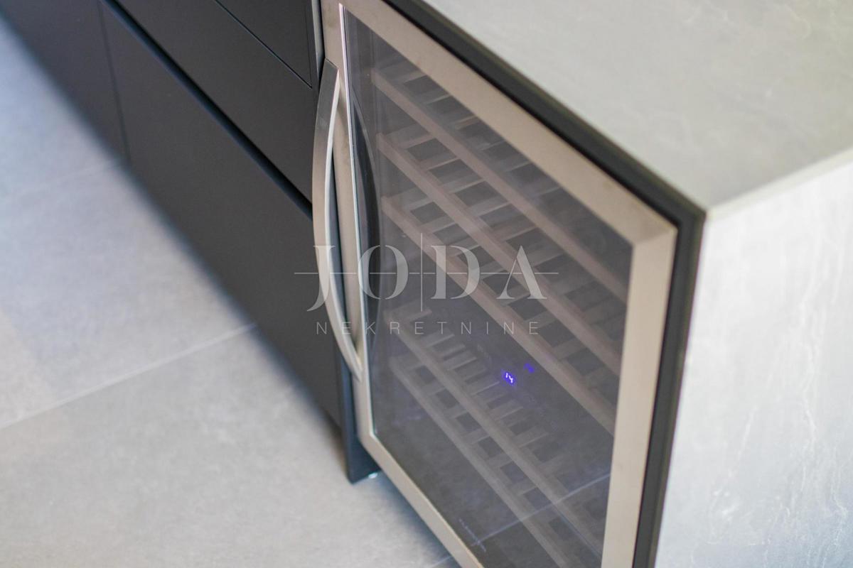 Nova moderna hiša - okolica mesta Krk