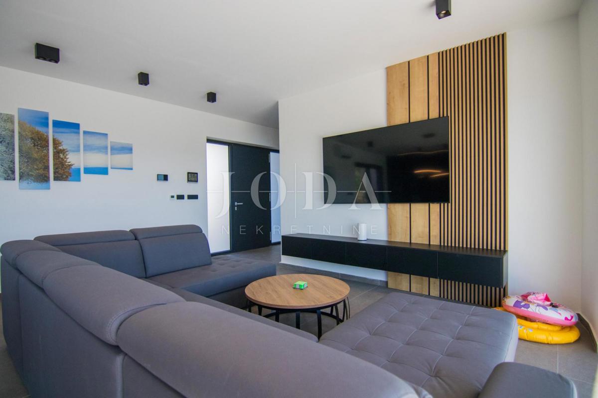 Nova moderna hiša - okolica mesta Krk