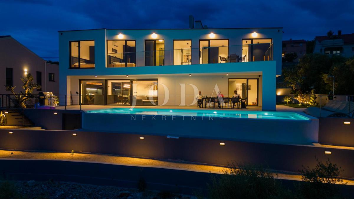 Nova moderna hiša - okolica mesta Krk