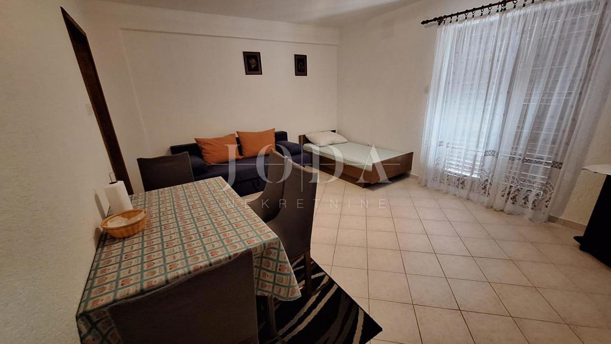 Otok Krk, Malinska, apartmajska hiša s pogledom na morje