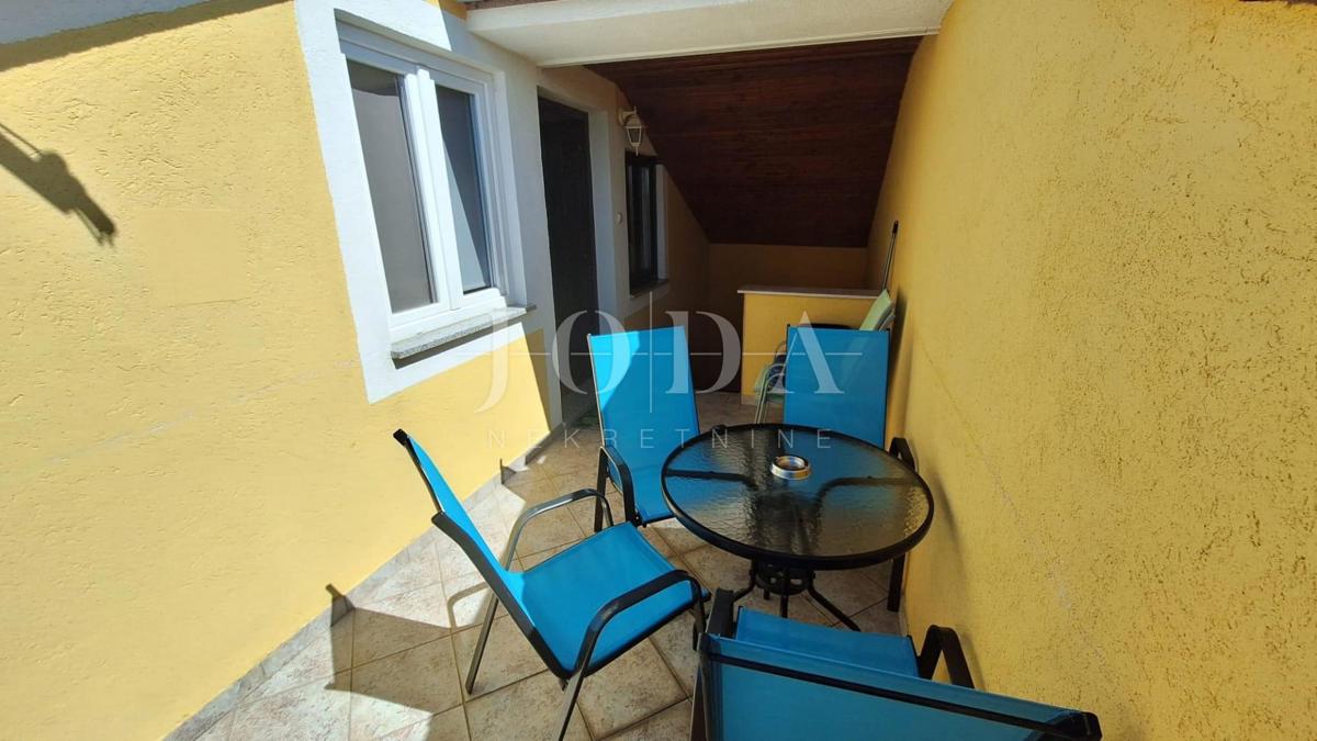 Otok Krk, Malinska, apartmajska hiša s pogledom na morje