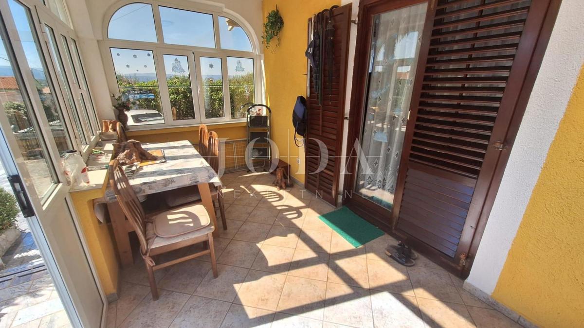 Otok Krk, Malinska, apartmajska hiša s pogledom na morje