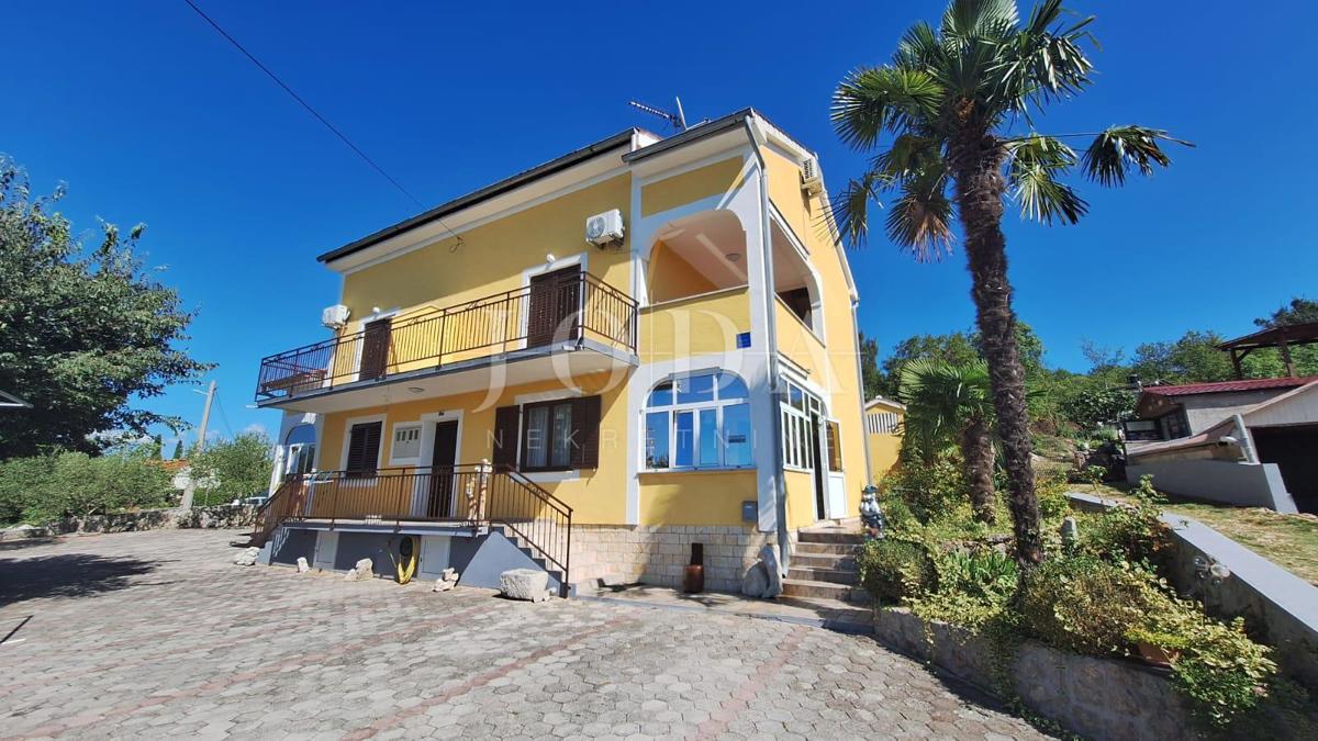 Otok Krk, Malinska, apartmajska hiša s pogledom na morje