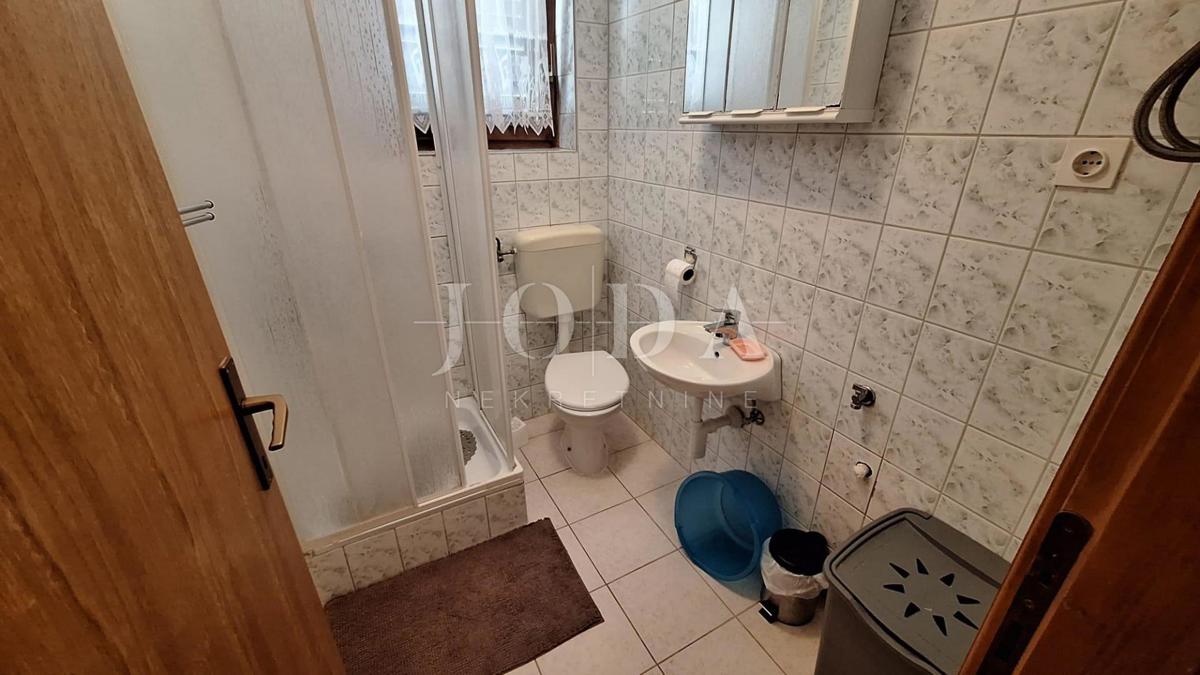 Otok Krk, Malinska, apartmajska hiša s pogledom na morje