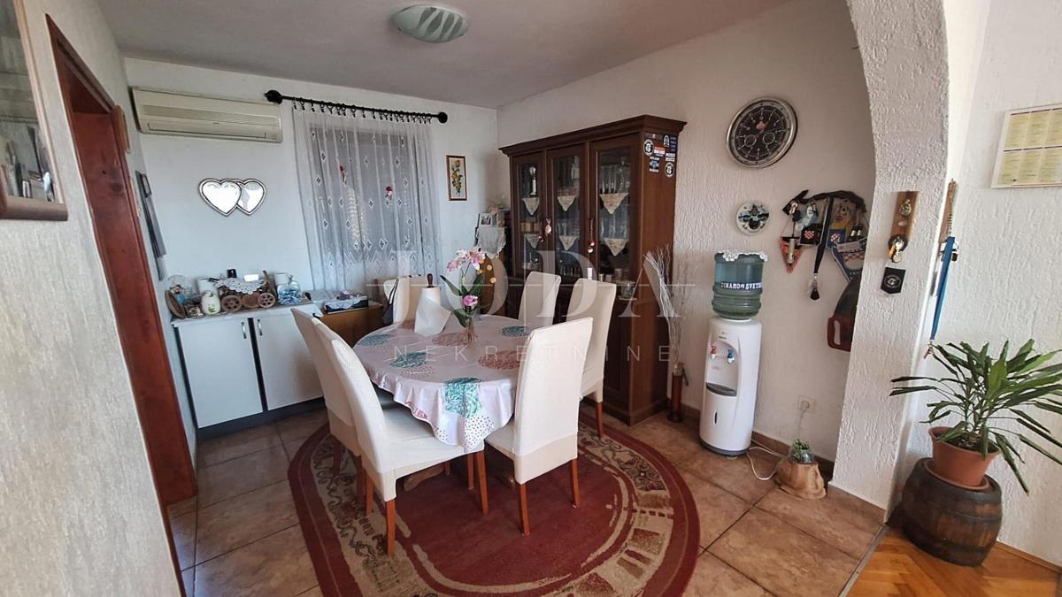 Otok Krk, Malinska, apartmajska hiša s pogledom na morje