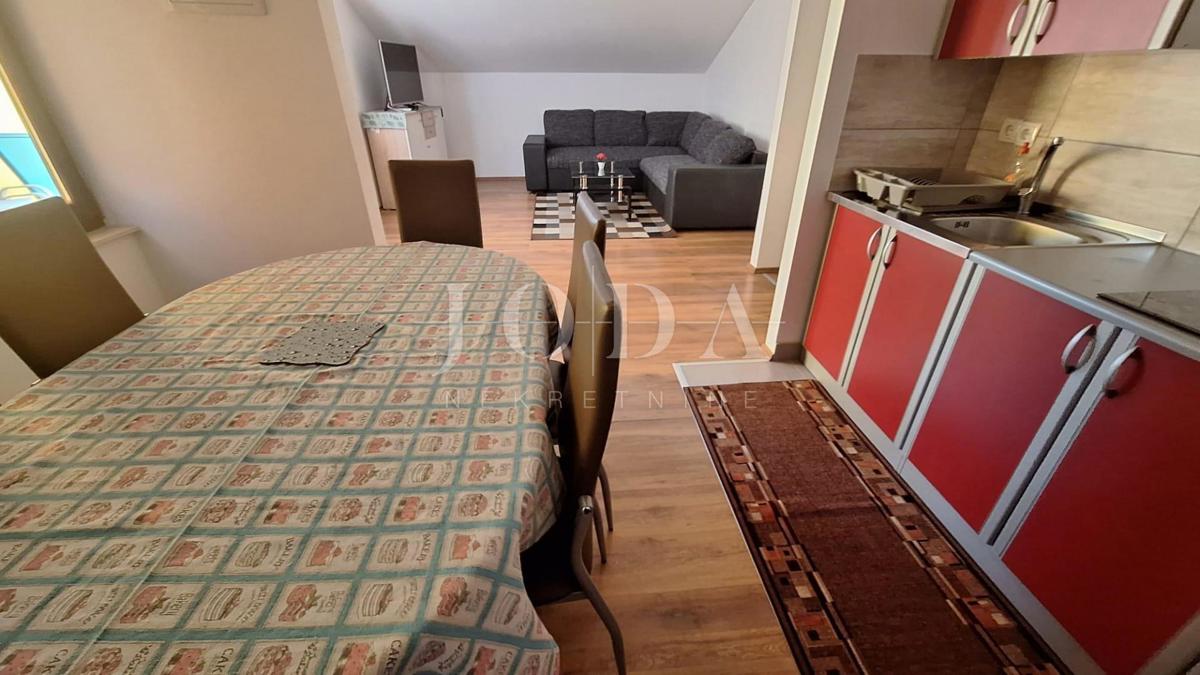 Otok Krk, Malinska, apartmajska hiša s pogledom na morje