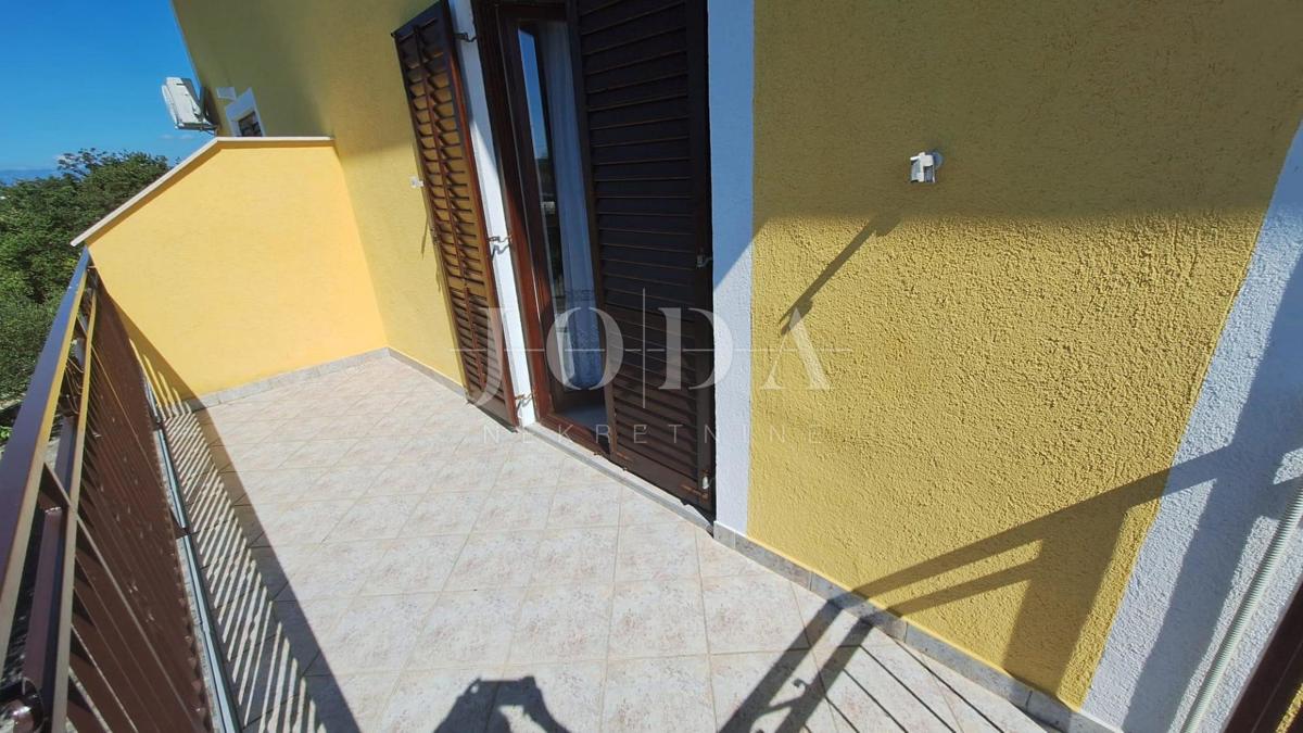 Otok Krk, Malinska, apartmajska hiša s pogledom na morje