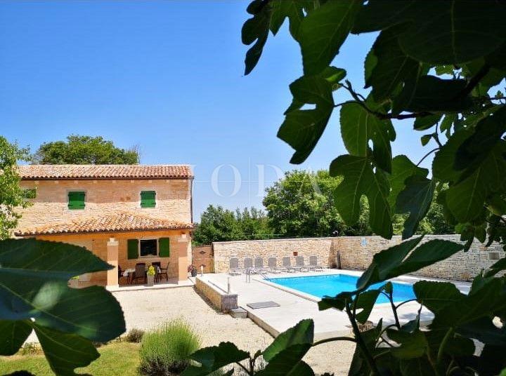 Hiša Krničari, Žminj, 220m2