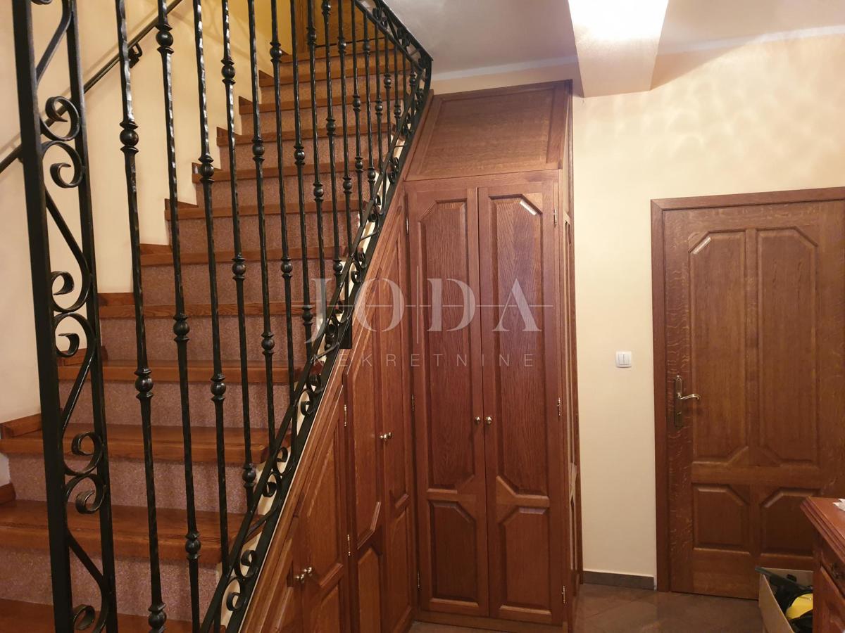 Hiša Crikvenica, 440m2