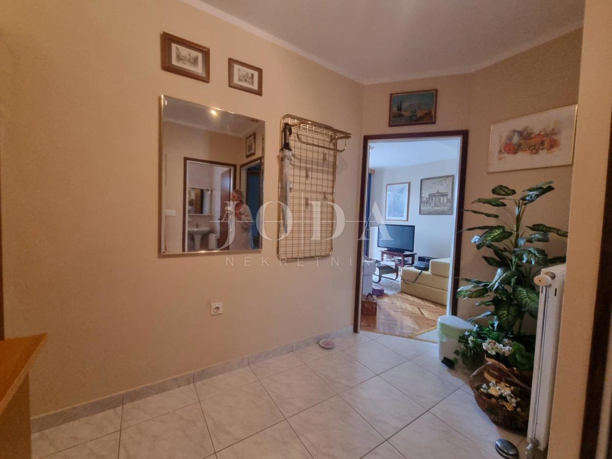  NOVI VINODOLSKI, stanovanje 150 metrov od morja
