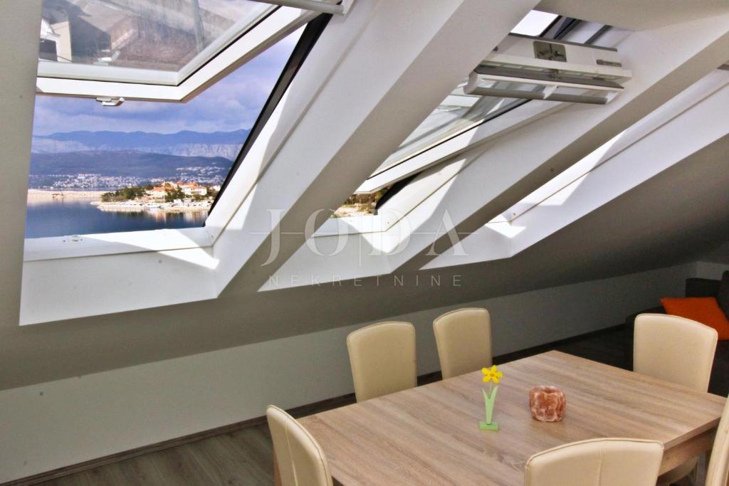 Hiša Šilo, Dobrinj, 250m2