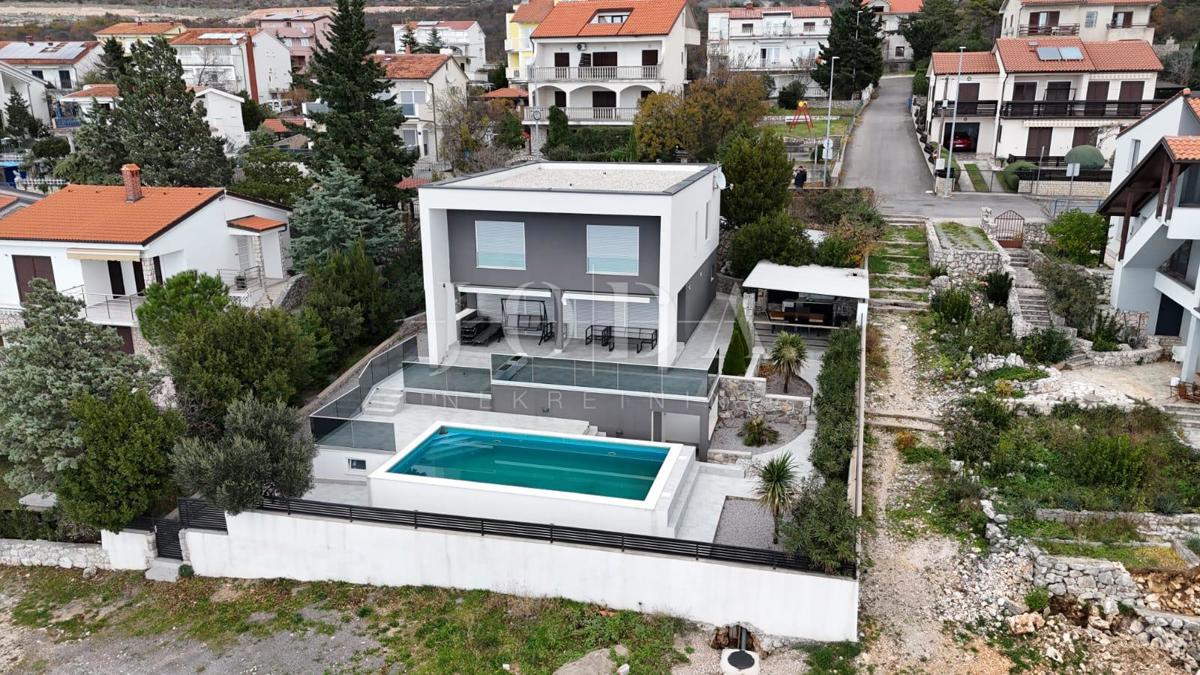 Novi Vinodolski sodobna hiša z bazenom, 1. vrsta do morja