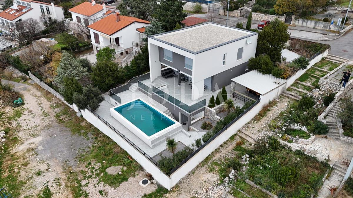 Novi Vinodolski sodobna hiša z bazenom, 1. vrsta do morja