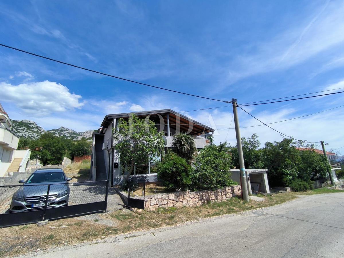 Stanovanje Karlobag, 61m2
