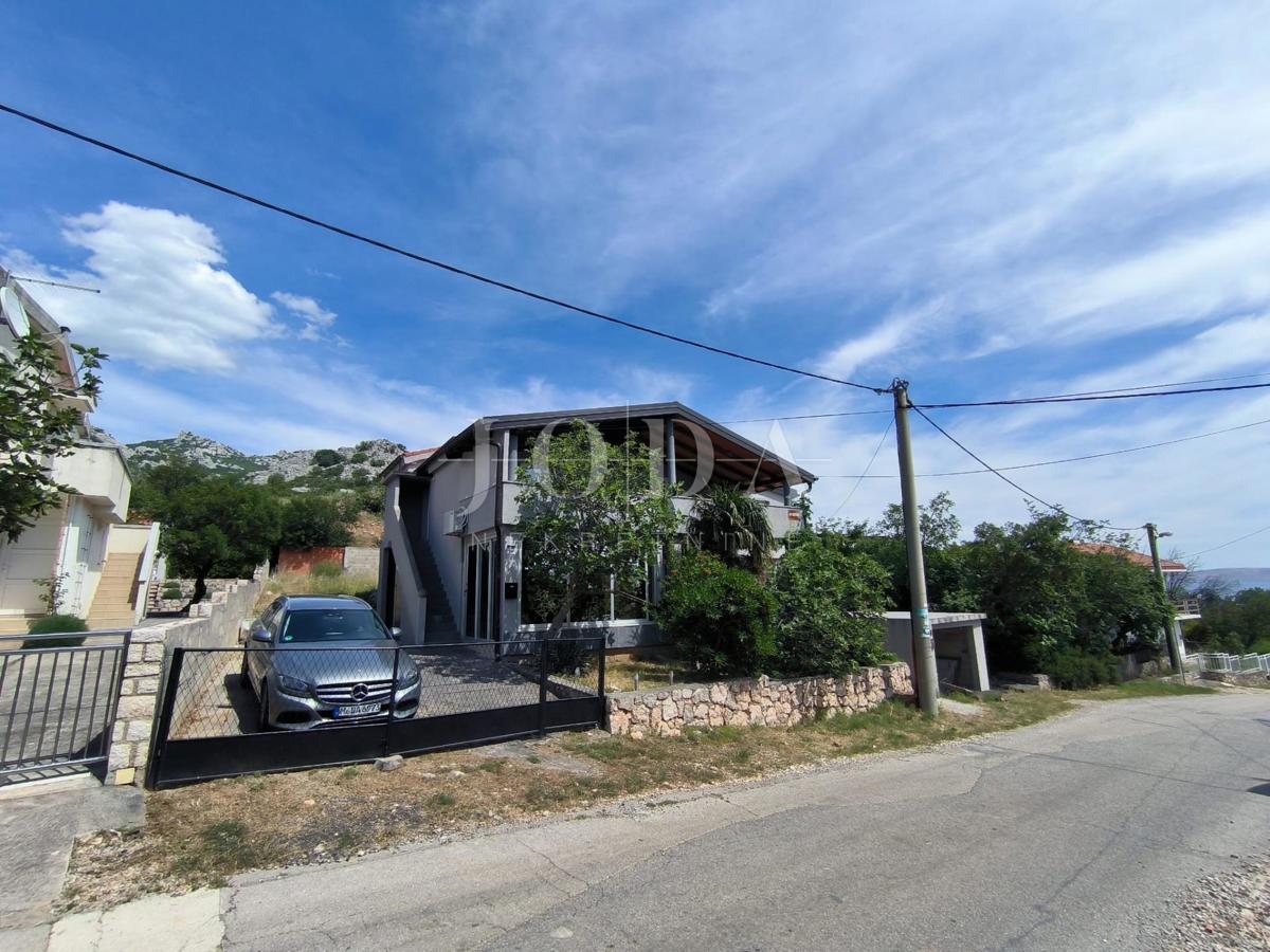 Stanovanje Karlobag, 61m2