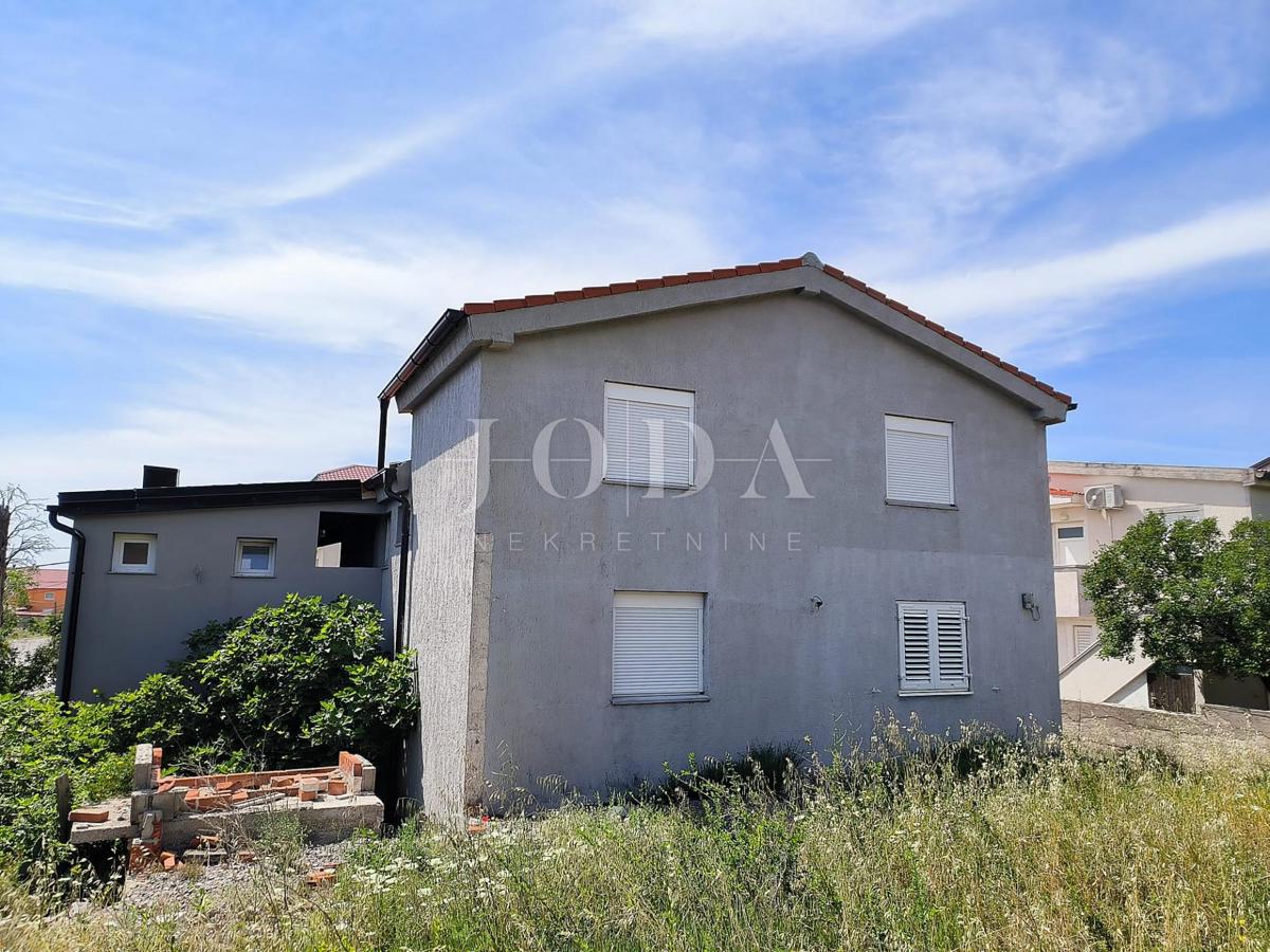 Stanovanje Karlobag, 61m2