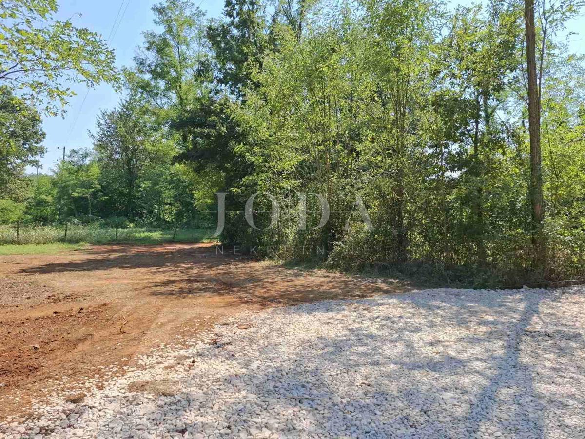 Zemljišče Labin, 880m2