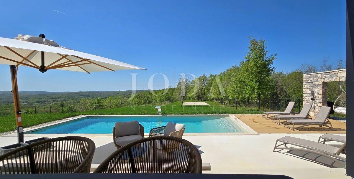 Hiša Karojba, 150m2