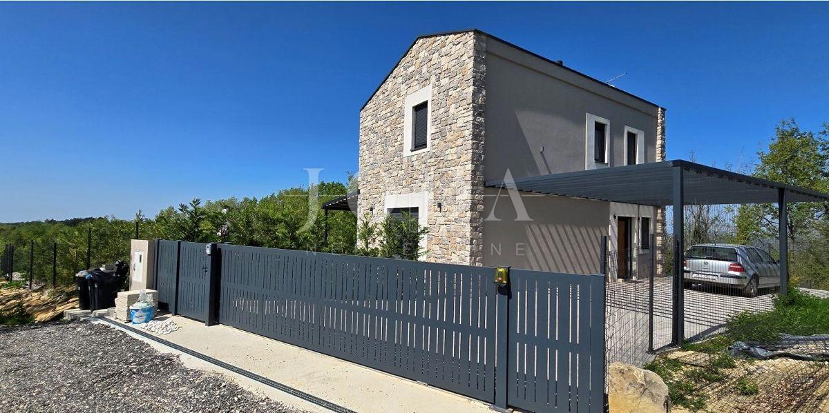 Hiša Karojba, 150m2