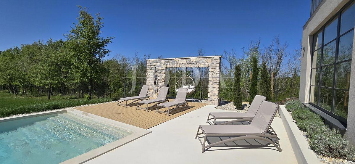 Hiša Karojba, 150m2