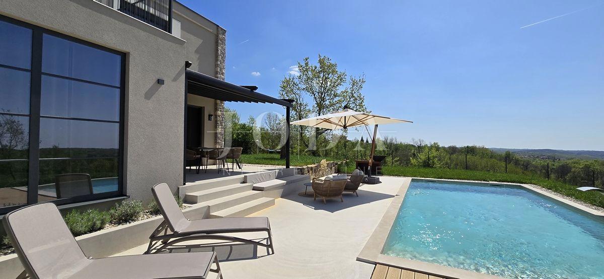 Hiša Karojba, 150m2