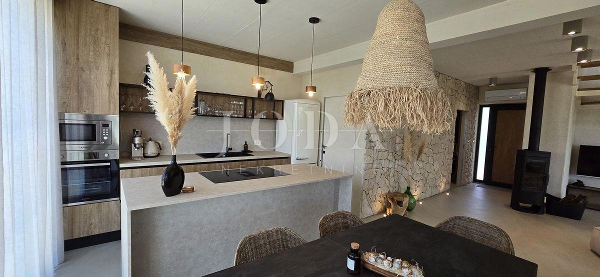 Hiša Karojba, 150m2