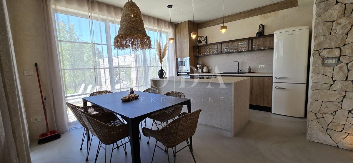 Hiša Karojba, 150m2