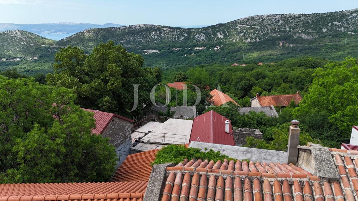 Bribir, hiša za prenovo s potencialom