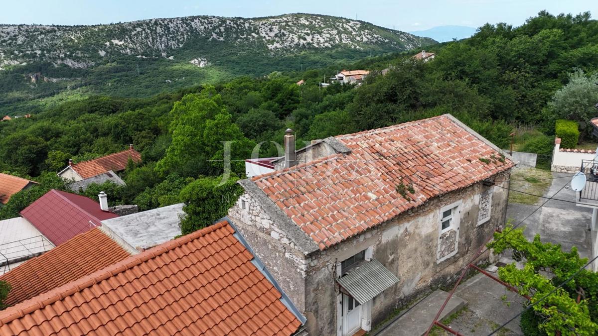Bribir, hiša za prenovo s potencialom