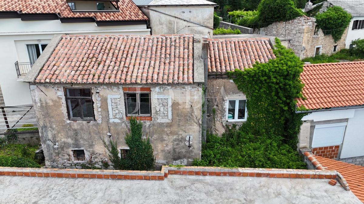 Bribir, hiša za prenovo s potencialom