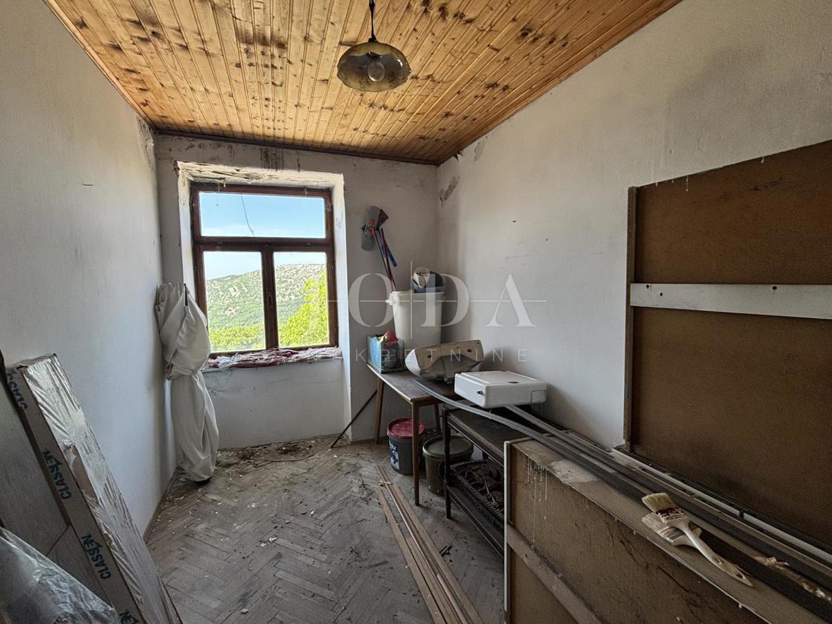 Bribir, hiša za prenovo s potencialom