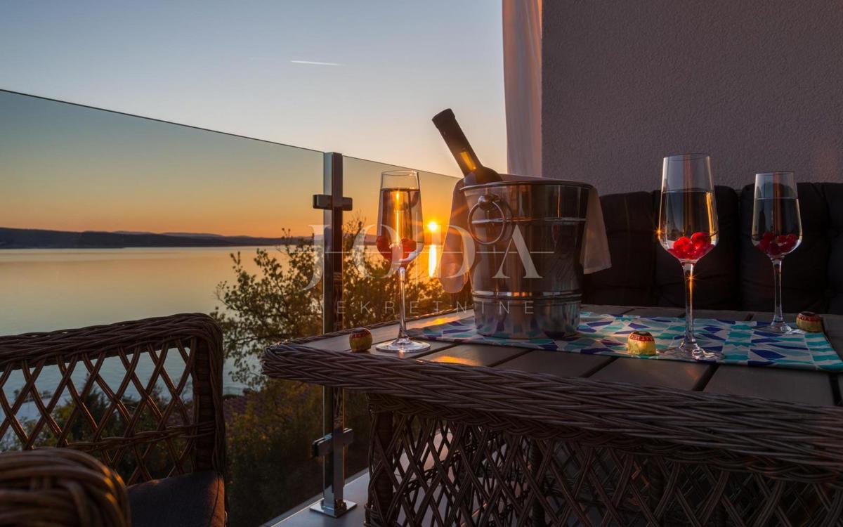 Luksuzni penthouse v Crikvenici s čudovitim razgledom
