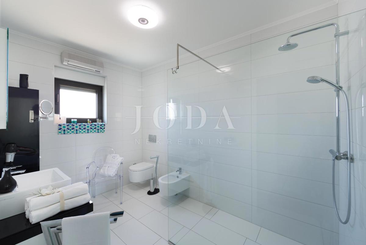 Luksuzni penthouse v Crikvenici s čudovitim razgledom