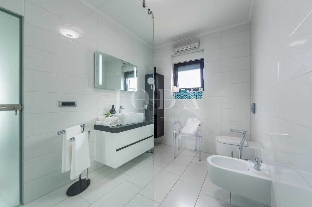 Luksuzni penthouse v Crikvenici s čudovitim razgledom