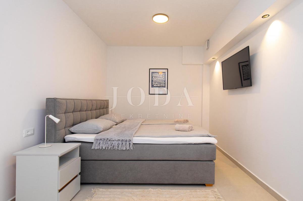 Apartma z bazenom in vrtom