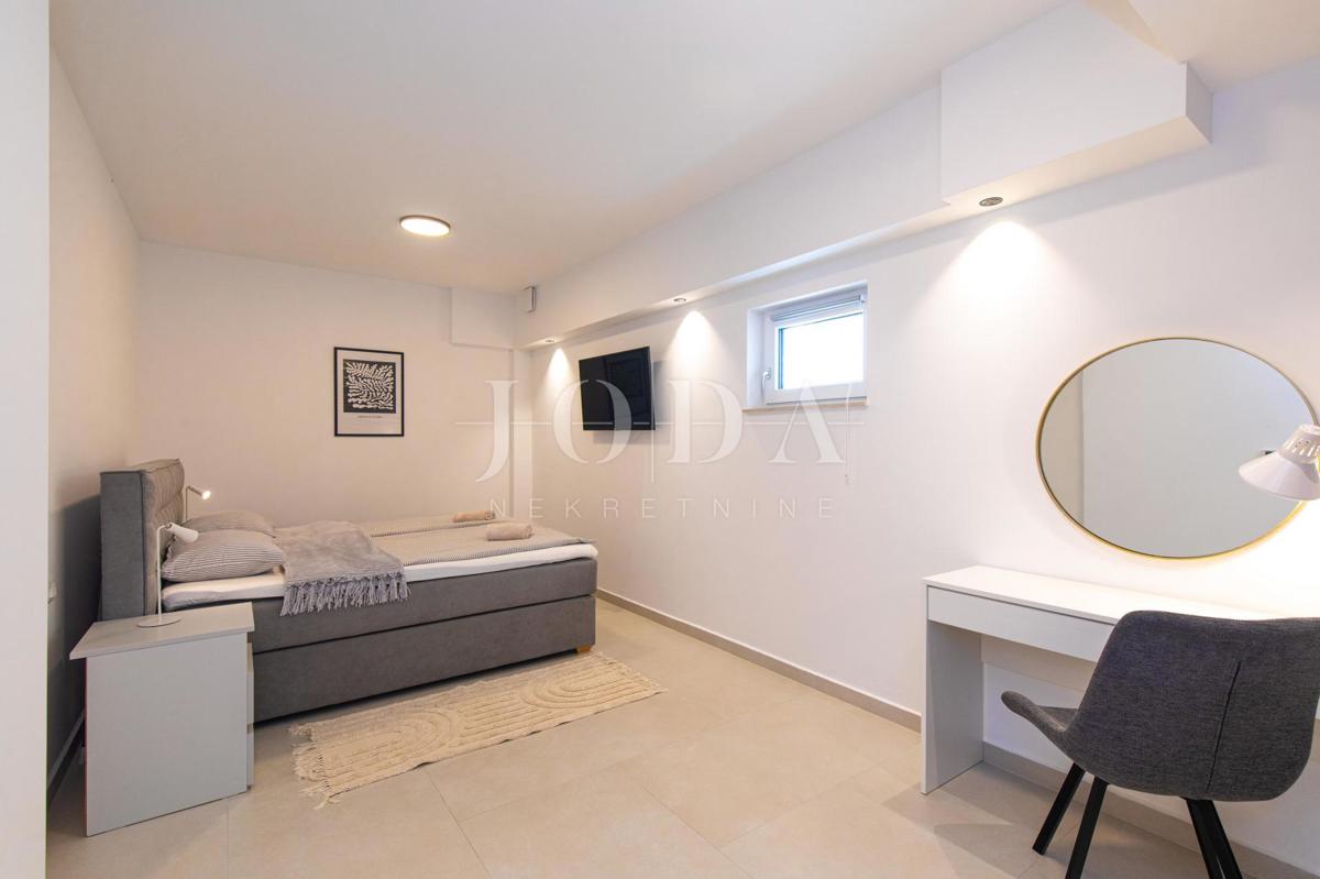 Apartma z bazenom in vrtom