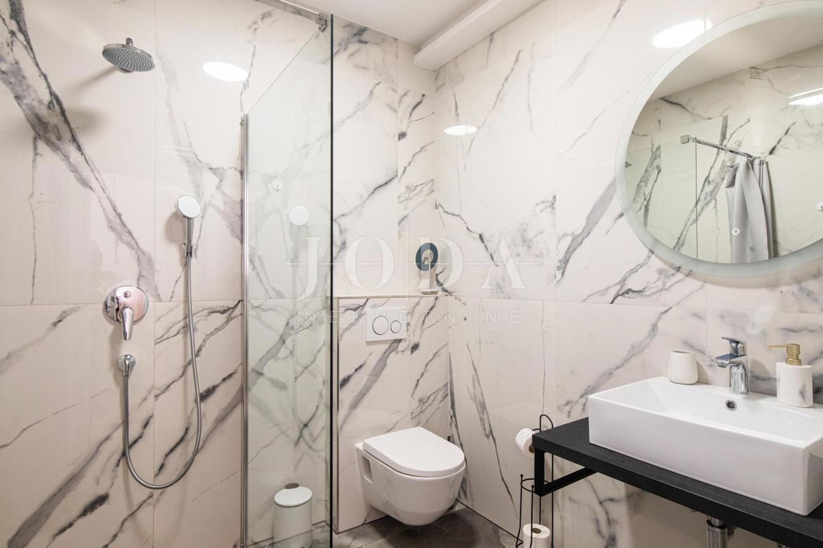 Apartma z bazenom in vrtom