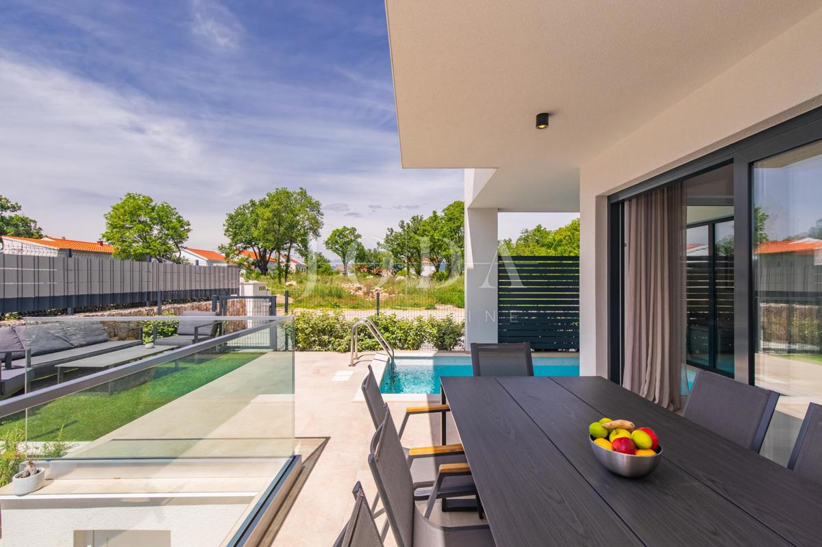 Apartma z bazenom in vrtom