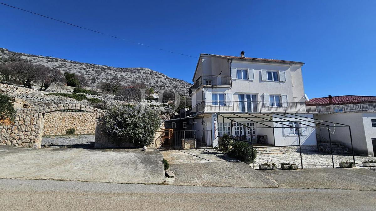 Barić Draga - hiža v bližini mora