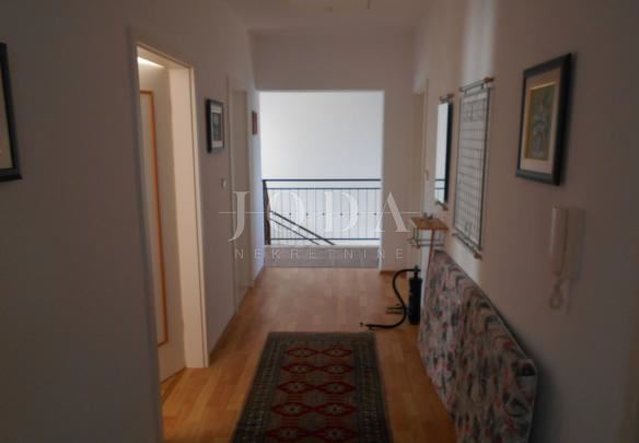 Barić Draga - hiža v bližini mora