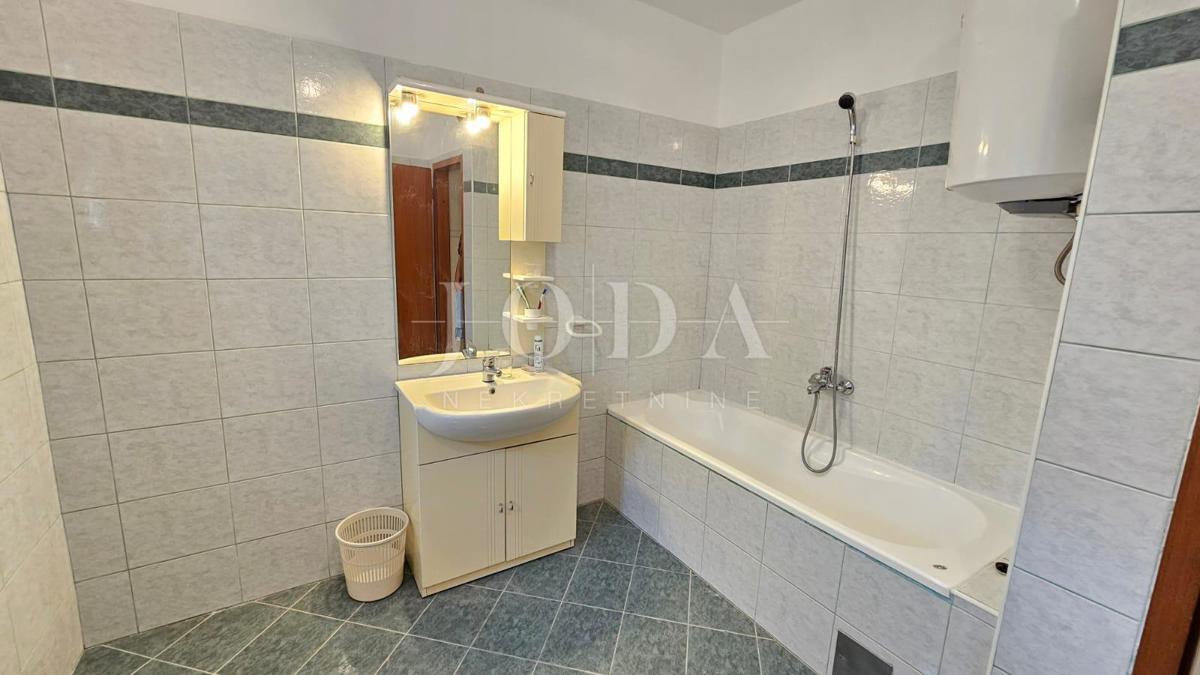 Stanovanje Novi Vinodolski, 98m2