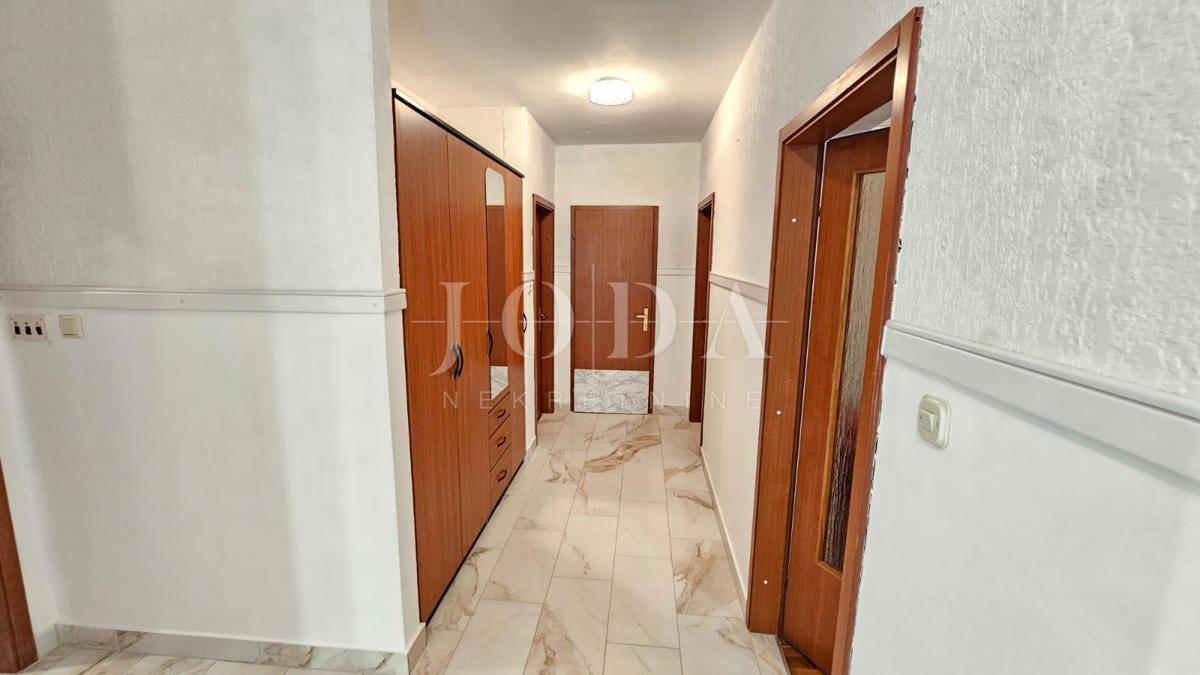 Stanovanje Novi Vinodolski, 98m2