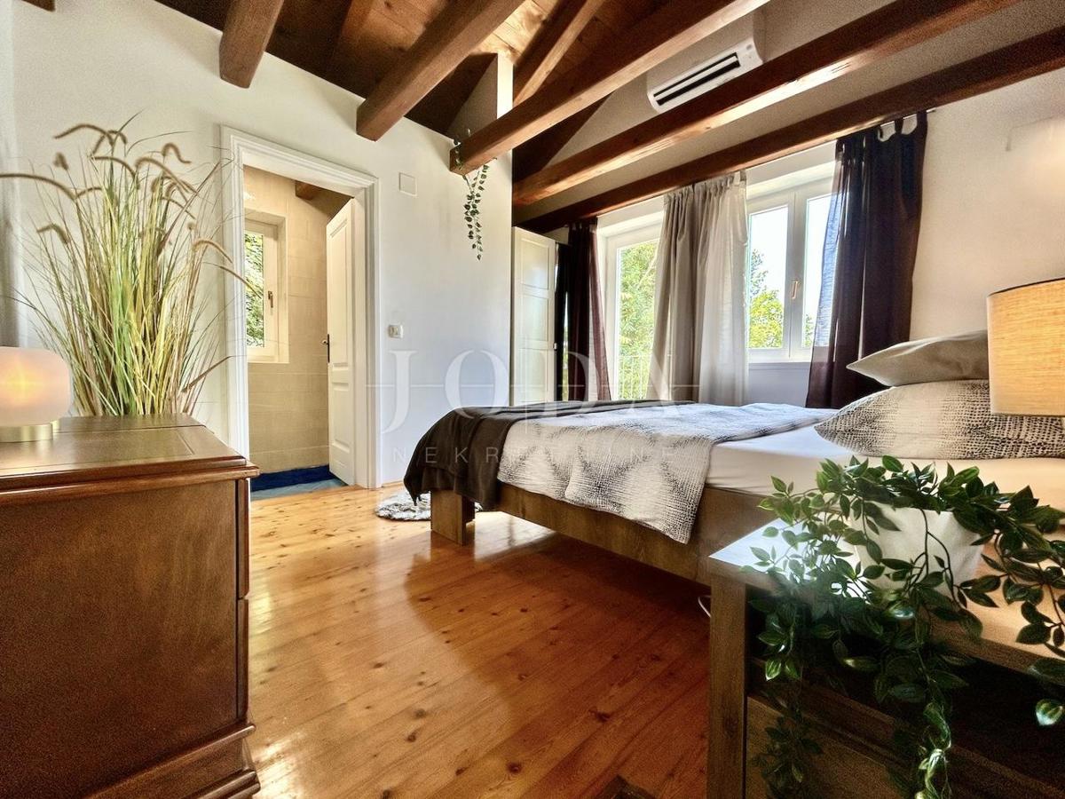 Grižane – Posestvo z dvema kamnitima hišama in zemljiščem