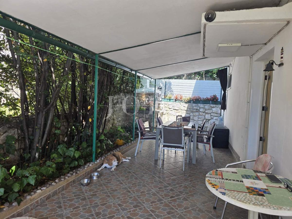 Novi Vinodolski, Bribirska obala, stanovanje 130 m od morja