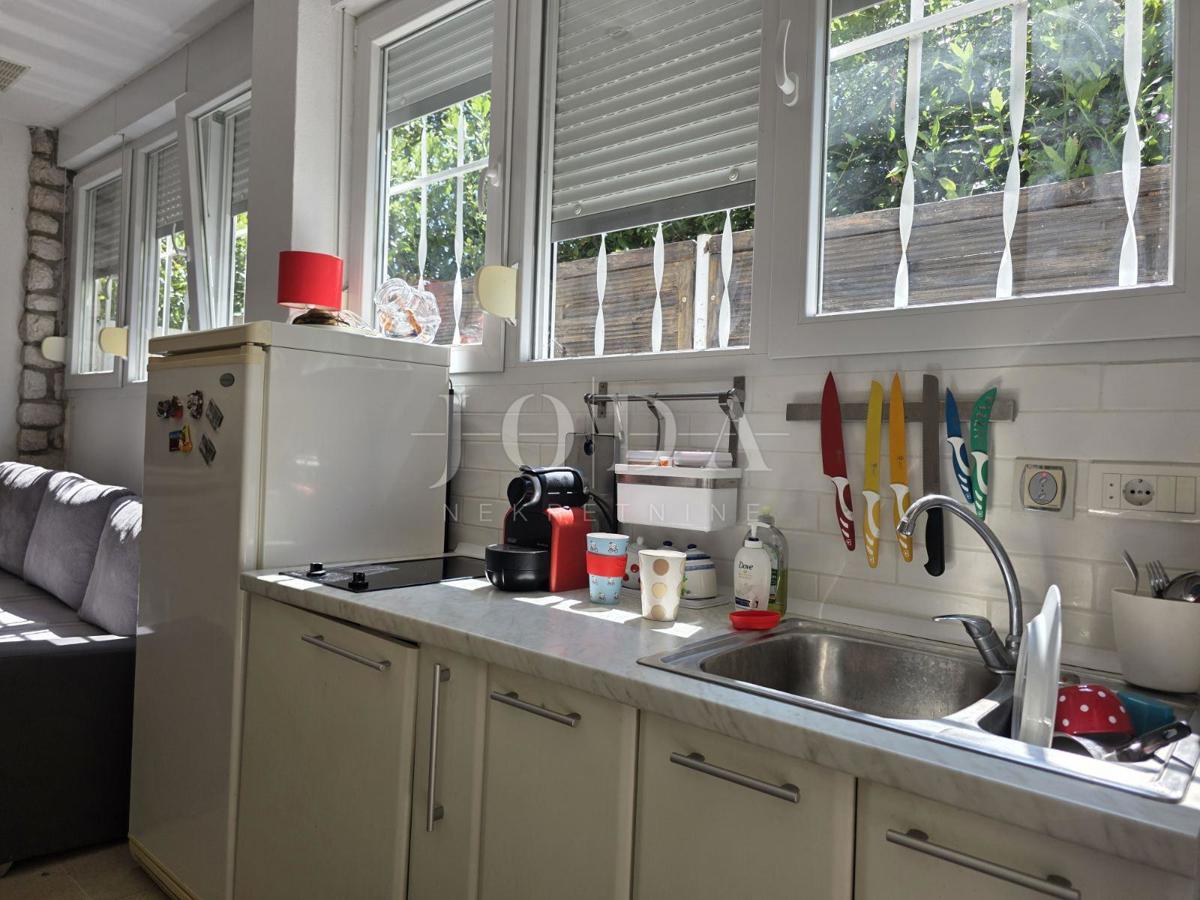 Novi Vinodolski, Bribirska obala, stanovanje 130 m od morja