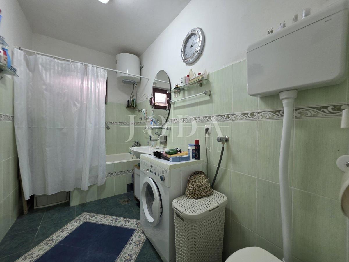 Novi Vinodolski, Bribirska obala, stanovanje 130 m od morja