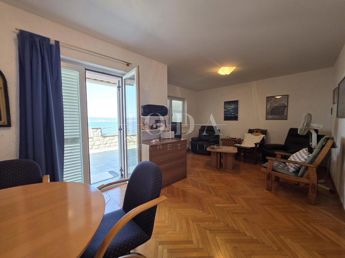 Crikvenica, Stanovanje 50 m od morja s prekrasnim razgledom