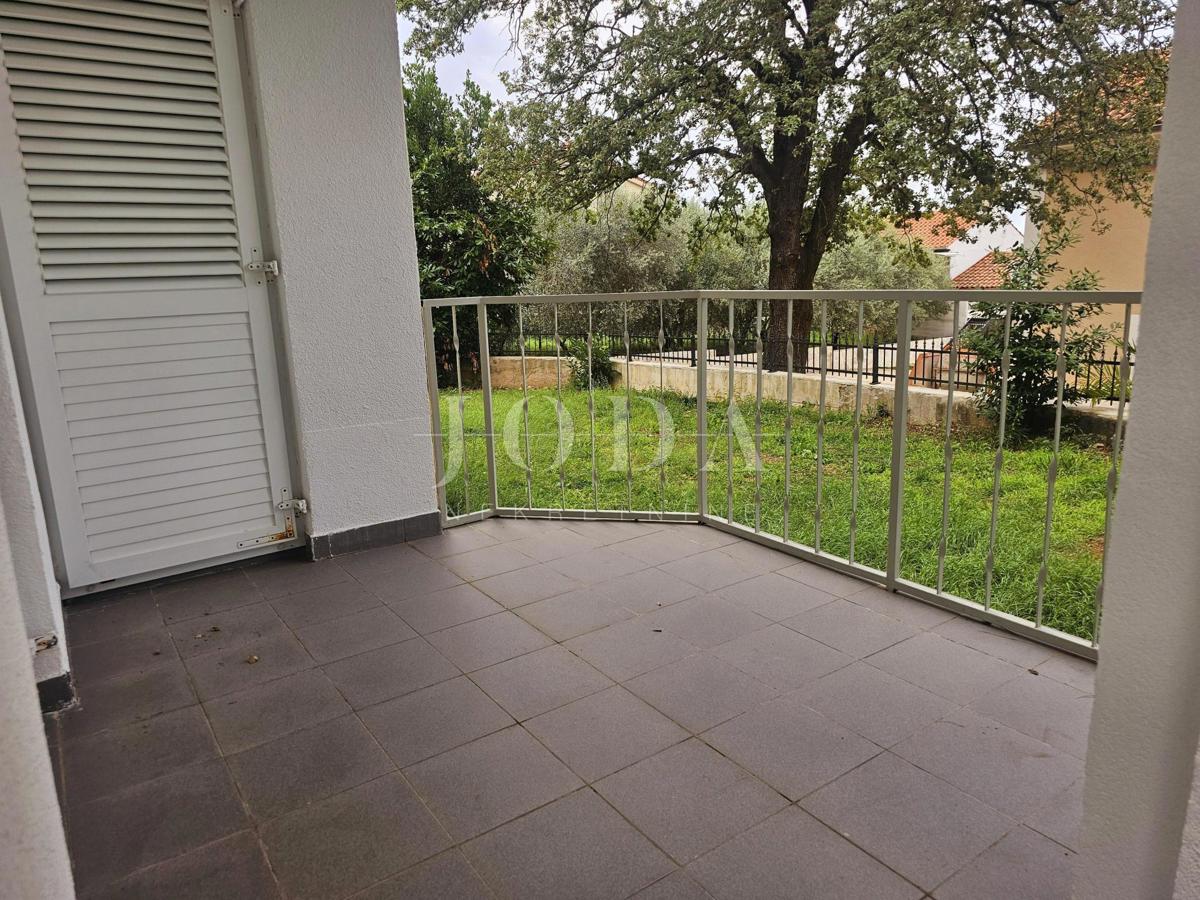 Samostojna hiša s tremi apartmaji, pogled morje - Malinska