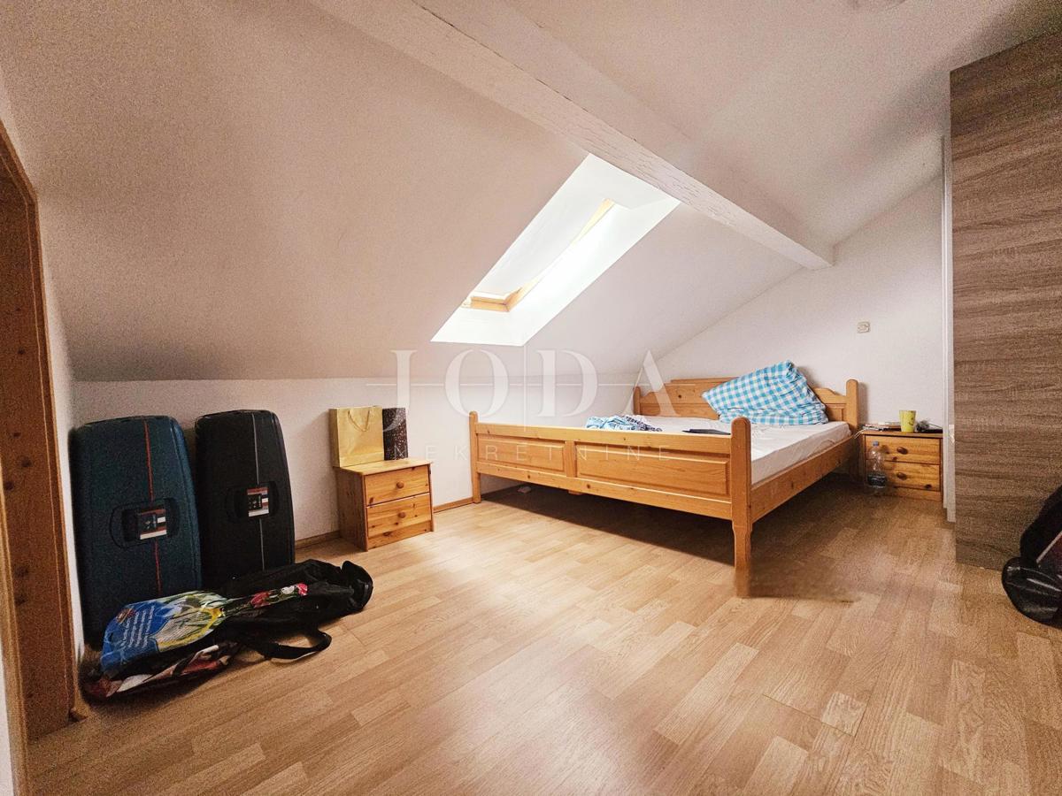 Samostojna hiša s tremi apartmaji, pogled morje - Malinska